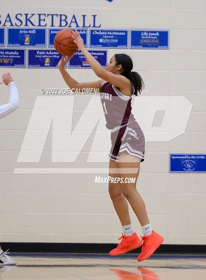 Thumbnail 1 in Davenport vs La Vernia (UIL 4A Region 3 Bi-District) photogallery.