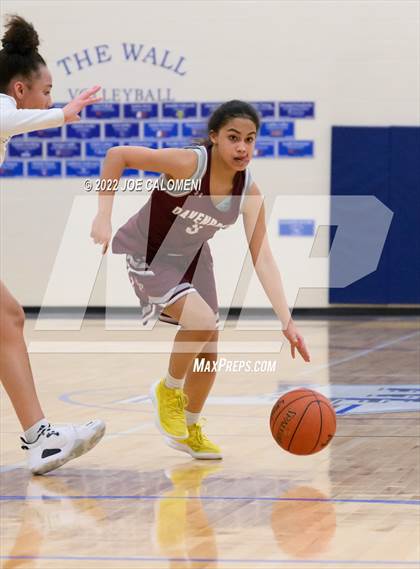 Thumbnail 2 in Davenport vs La Vernia (UIL 4A Region 3 Bi-District) photogallery.