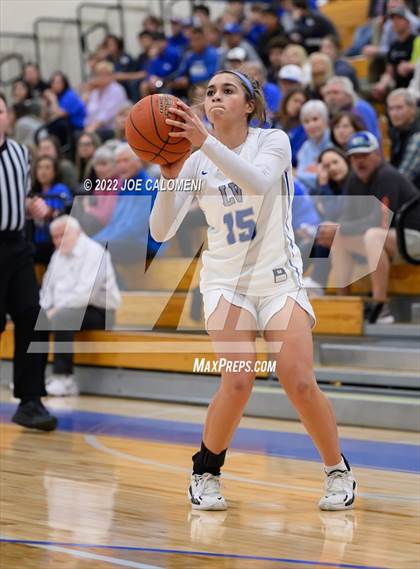Thumbnail 2 in Davenport vs La Vernia (UIL 4A Region 3 Bi-District) photogallery.