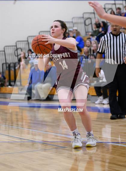 Thumbnail 2 in Davenport vs La Vernia (UIL 4A Region 3 Bi-District) photogallery.