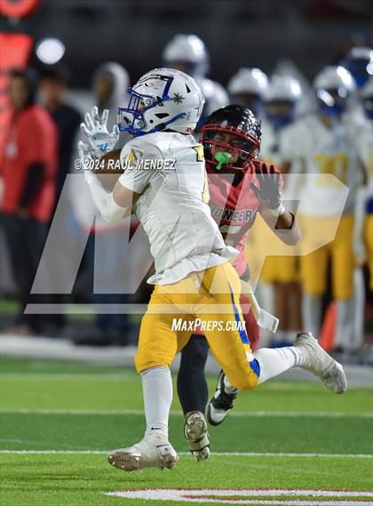 Thumbnail 3 in Artesia vs. Gahr ( CIF-SS Division 13 Round 2 ) photogallery.