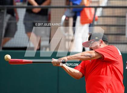 Thumbnail 3 in Bishop Gorman vs. Tucson High Magnet (Bishop Gorman Desert Classic) photogallery.