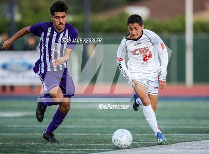 Thumbnail 3 in Cathedral vs. San Clemente (CIFSS D1 Final) photogallery.