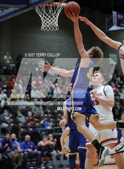 Thumbnail 2 in San Juan vs. Grantsville (UHSAA 3A Semifinal) photogallery.