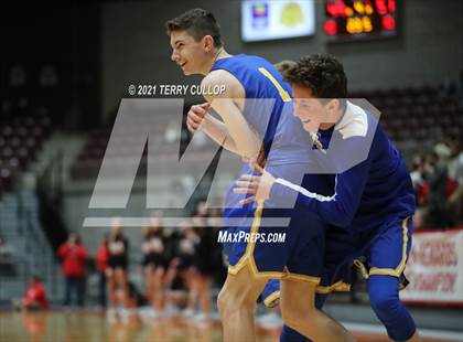 Thumbnail 3 in San Juan vs. Grantsville (UHSAA 3A Semifinal) photogallery.