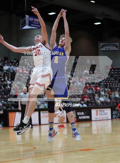 Thumbnail 1 in San Juan vs. Grantsville (UHSAA 3A Semifinal) photogallery.