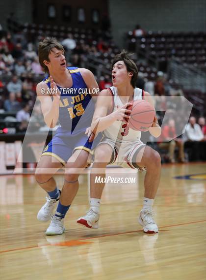 Thumbnail 3 in San Juan vs. Grantsville (UHSAA 3A Semifinal) photogallery.