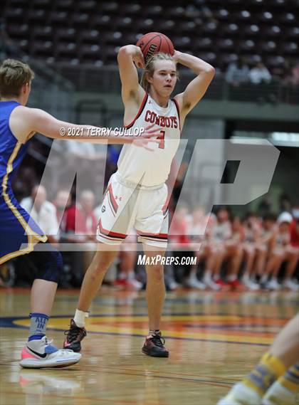 Thumbnail 1 in San Juan vs. Grantsville (UHSAA 3A Semifinal) photogallery.