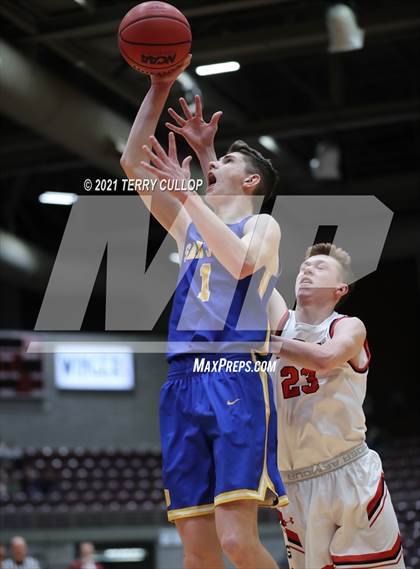 Thumbnail 2 in San Juan vs. Grantsville (UHSAA 3A Semifinal) photogallery.