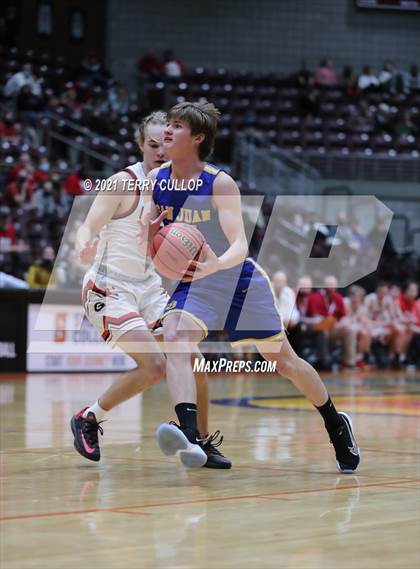 Thumbnail 1 in San Juan vs. Grantsville (UHSAA 3A Semifinal) photogallery.