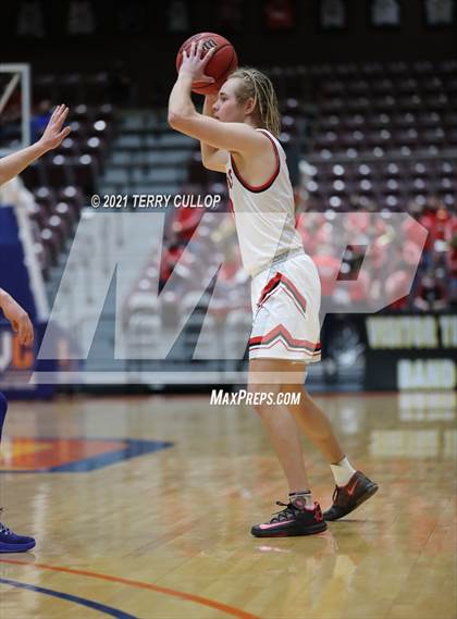 Thumbnail 2 in San Juan vs. Grantsville (UHSAA 3A Semifinal) photogallery.
