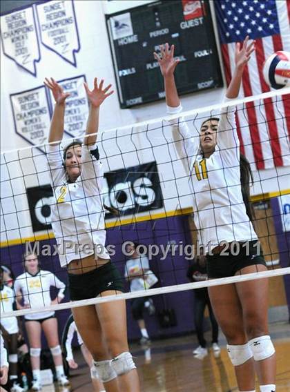 Thumbnail 2 in Walton vs. Edison (Durango Fall Classic) photogallery.