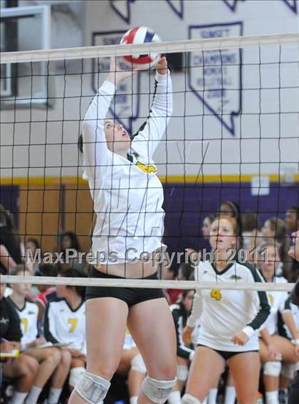 Thumbnail 3 in Walton vs. Edison (Durango Fall Classic) photogallery.