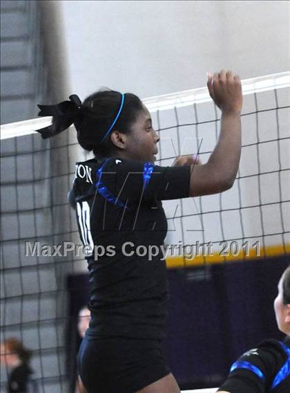 Thumbnail 2 in Walton vs. Edison (Durango Fall Classic) photogallery.