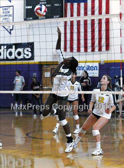 Thumbnail 3 in Walton vs. Edison (Durango Fall Classic) photogallery.