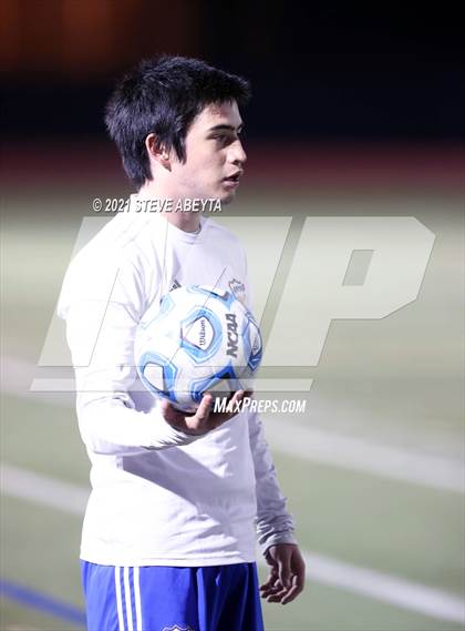 Thumbnail 3 in Rampart vs. Arapahoe (CHSAA 5A Second Round) photogallery.