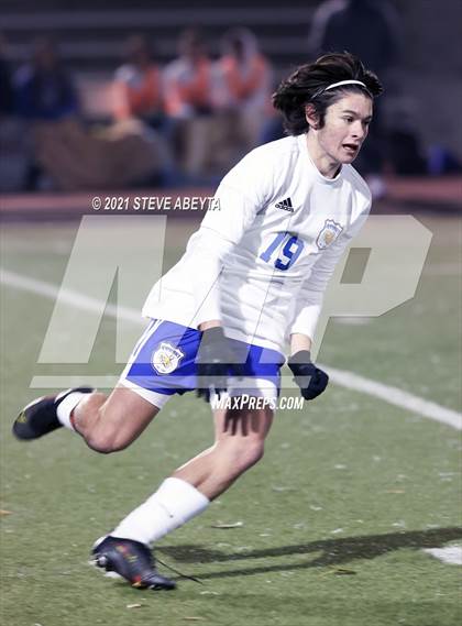 Thumbnail 2 in Rampart vs. Arapahoe (CHSAA 5A Second Round) photogallery.