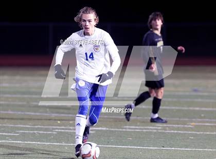 Thumbnail 3 in Rampart vs. Arapahoe (CHSAA 5A Second Round) photogallery.