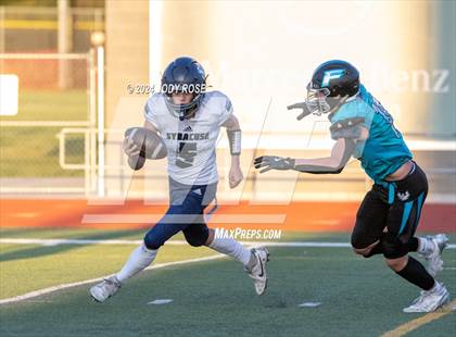 Thumbnail 3 in Farmington vs Syracuse photogallery.