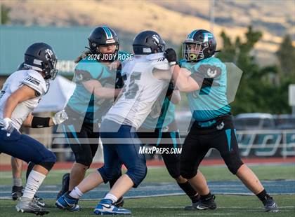 Thumbnail 2 in Farmington vs Syracuse photogallery.