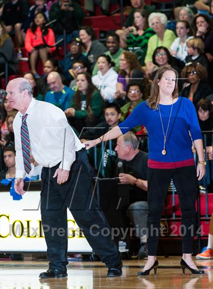 Thumbnail 2 in Sacred Heart Cathedral vs. St. Ignatius (WCAL Final) photogallery.
