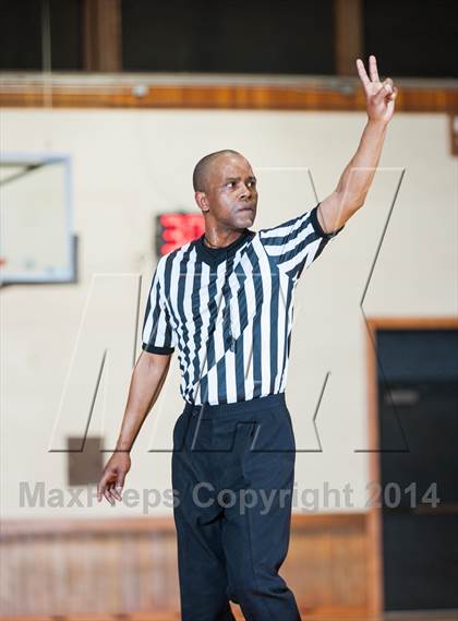 Thumbnail 1 in Sacred Heart Cathedral vs. St. Ignatius (WCAL Final) photogallery.