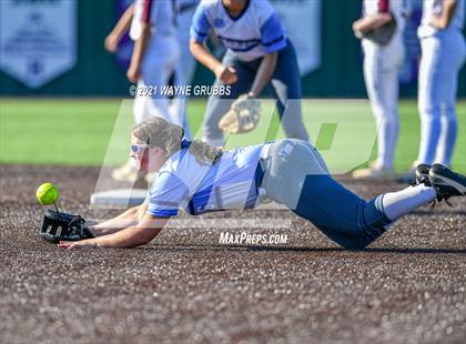 Thumbnail 2 in White Oak vs. West Rusk (UIL 3A Regional Quarterfinal) photogallery.
