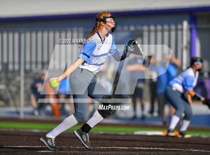 Thumbnail 1 in White Oak vs. West Rusk (UIL 3A Regional Quarterfinal) photogallery.
