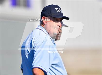 Thumbnail 1 in White Oak vs. West Rusk (UIL 3A Regional Quarterfinal) photogallery.