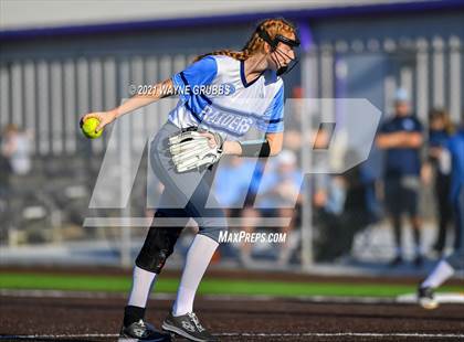 Thumbnail 2 in White Oak vs. West Rusk (UIL 3A Regional Quarterfinal) photogallery.