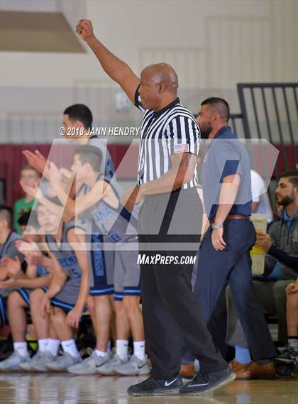 Thumbnail 3 in Salesian vs. Crescenta Valley (Rancho Mirage Holiday Invitational) photogallery.
