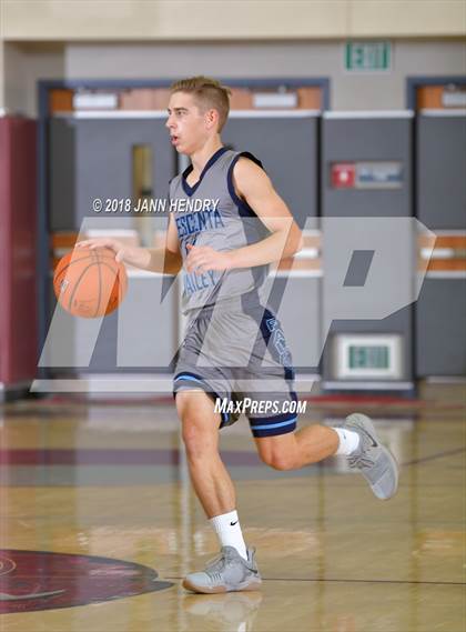 Thumbnail 3 in Salesian vs. Crescenta Valley (Rancho Mirage Holiday Invitational) photogallery.