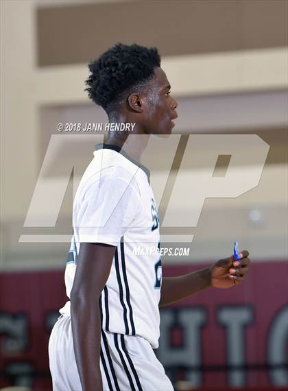 Thumbnail 3 in Salesian vs. Crescenta Valley (Rancho Mirage Holiday Invitational) photogallery.
