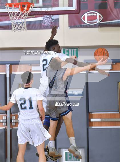 Thumbnail 3 in Salesian vs. Crescenta Valley (Rancho Mirage Holiday Invitational) photogallery.