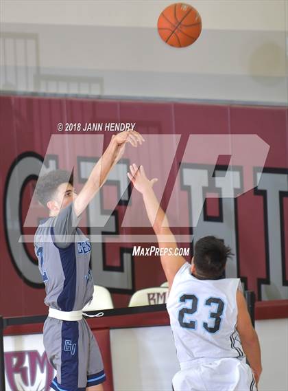 Thumbnail 2 in Salesian vs. Crescenta Valley (Rancho Mirage Holiday Invitational) photogallery.
