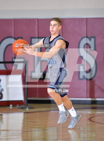 Thumbnail 2 in Salesian vs. Crescenta Valley (Rancho Mirage Holiday Invitational) photogallery.