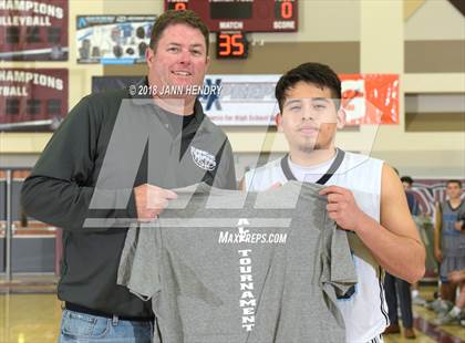 Thumbnail 2 in Salesian vs. Crescenta Valley (Rancho Mirage Holiday Invitational) photogallery.