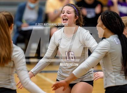 Thumbnail 2 in Bellevue East vs. Omaha Central (Papillion-LaVista South) photogallery.
