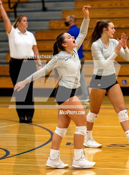 Thumbnail 3 in Bellevue East vs. Omaha Central (Papillion-LaVista South) photogallery.