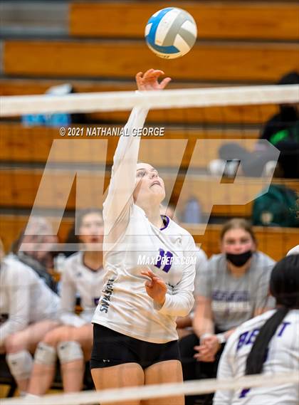 Thumbnail 1 in Bellevue East vs. Omaha Central (Papillion-LaVista South) photogallery.