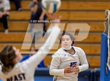 Thumbnail 1 in Bellevue East vs. Omaha Central (Papillion-LaVista South) photogallery.