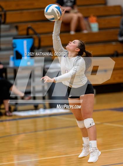 Thumbnail 2 in Bellevue East vs. Omaha Central (Papillion-LaVista South) photogallery.