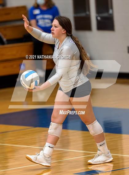 Thumbnail 2 in Bellevue East vs. Omaha Central (Papillion-LaVista South) photogallery.