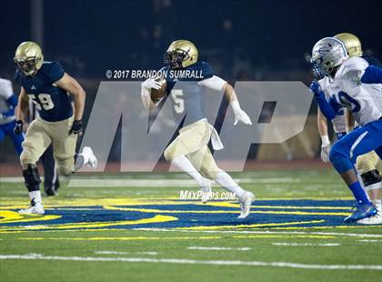 Thumbnail 2 in Briarwood Christian vs. Etowah (AHSAA 5A 3rd Round) photogallery.
