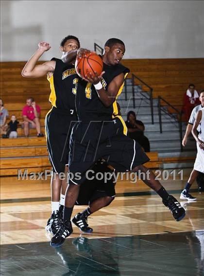 Thumbnail 2 in Fort Bend Marshall vs. La Marque (McDonald's Texas Invitational) photogallery.