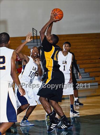 Thumbnail 3 in Fort Bend Marshall vs. La Marque (McDonald's Texas Invitational) photogallery.