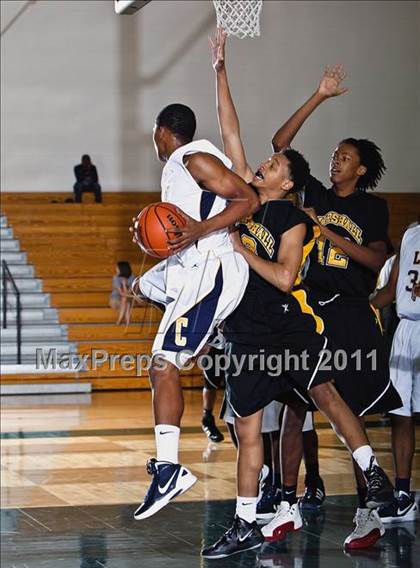 Thumbnail 3 in Fort Bend Marshall vs. La Marque (McDonald's Texas Invitational) photogallery.
