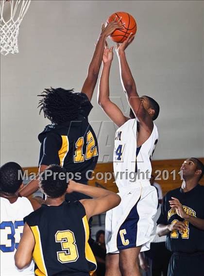 Thumbnail 1 in Fort Bend Marshall vs. La Marque (McDonald's Texas Invitational) photogallery.