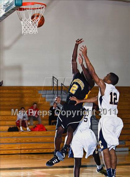 Thumbnail 2 in Fort Bend Marshall vs. La Marque (McDonald's Texas Invitational) photogallery.