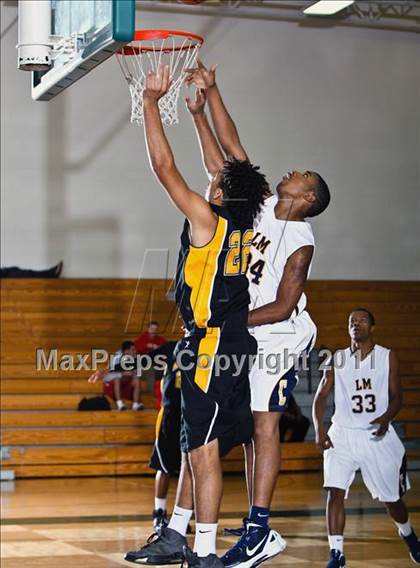 Thumbnail 3 in Fort Bend Marshall vs. La Marque (McDonald's Texas Invitational) photogallery.